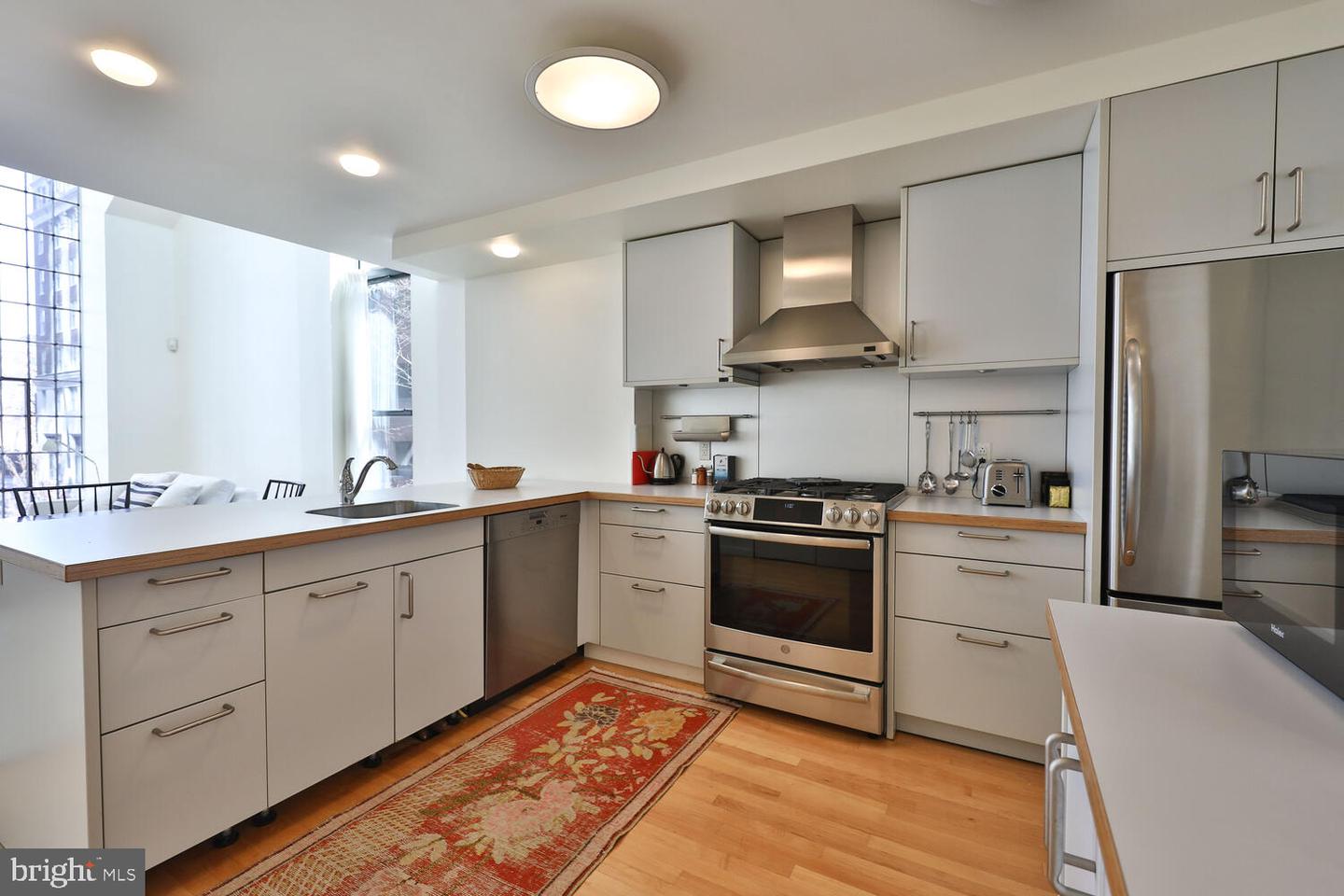 2 Saint James Ct
