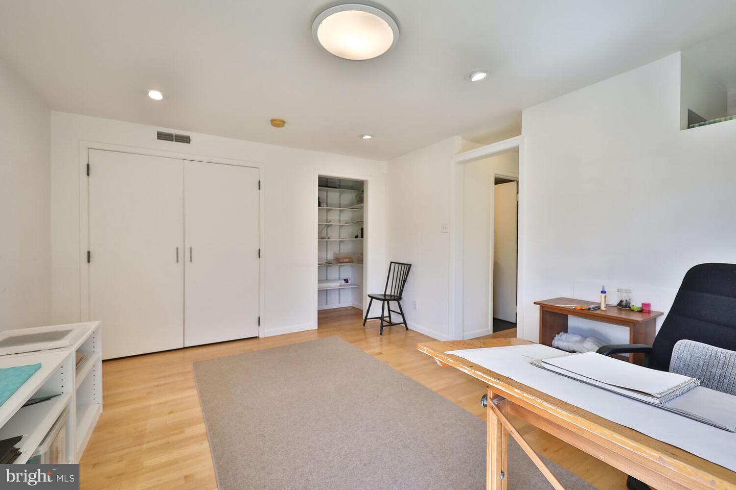 2 Saint James Ct