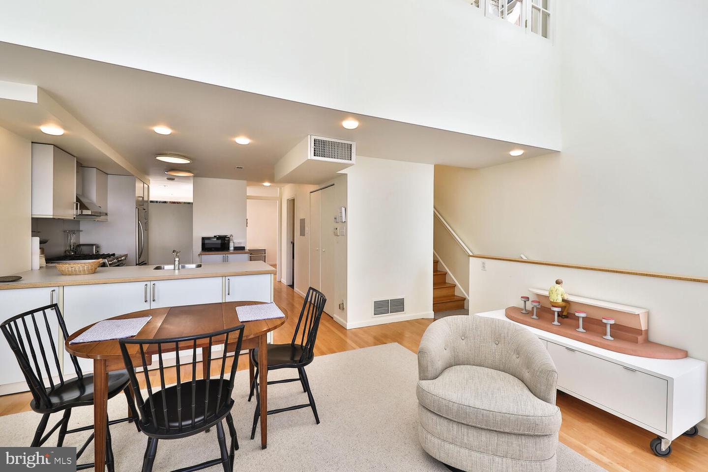 2 Saint James Ct