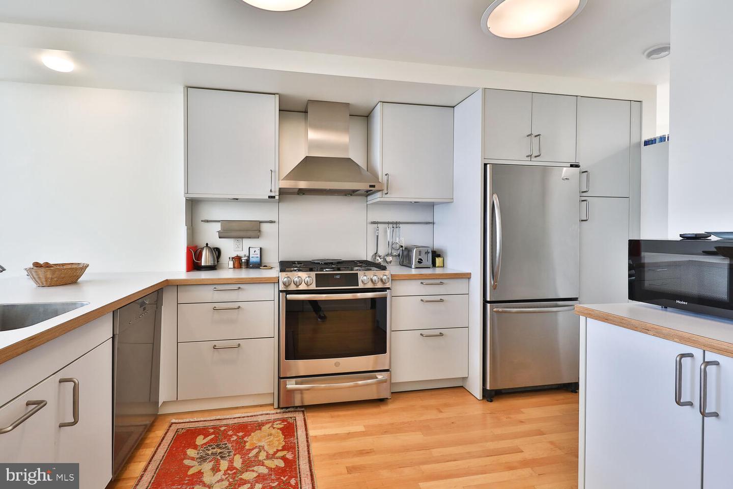 2 Saint James Ct