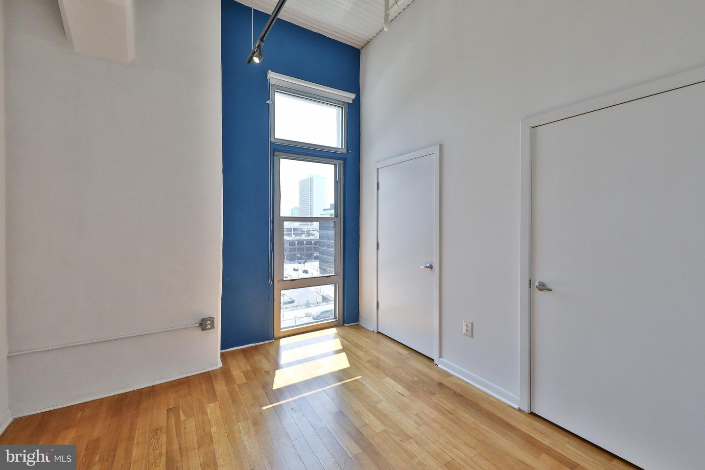 2200 Arch St #712