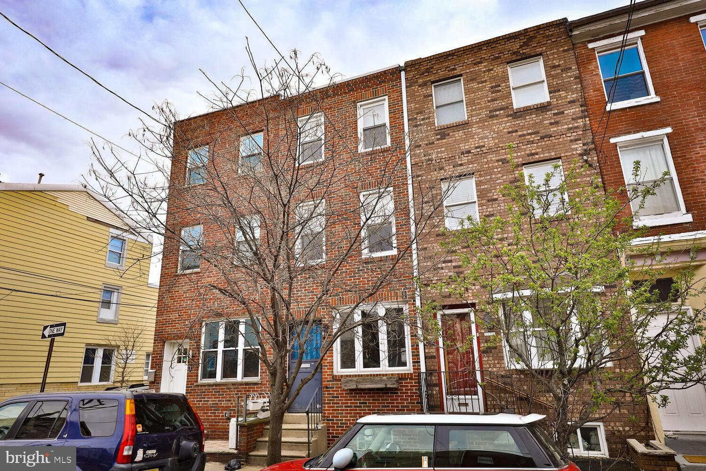1335 S 7th St