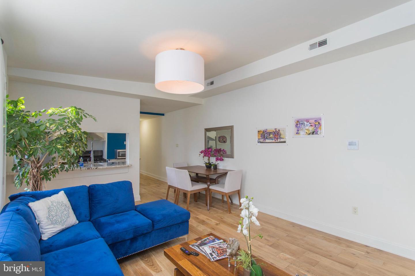 758 S 4th St