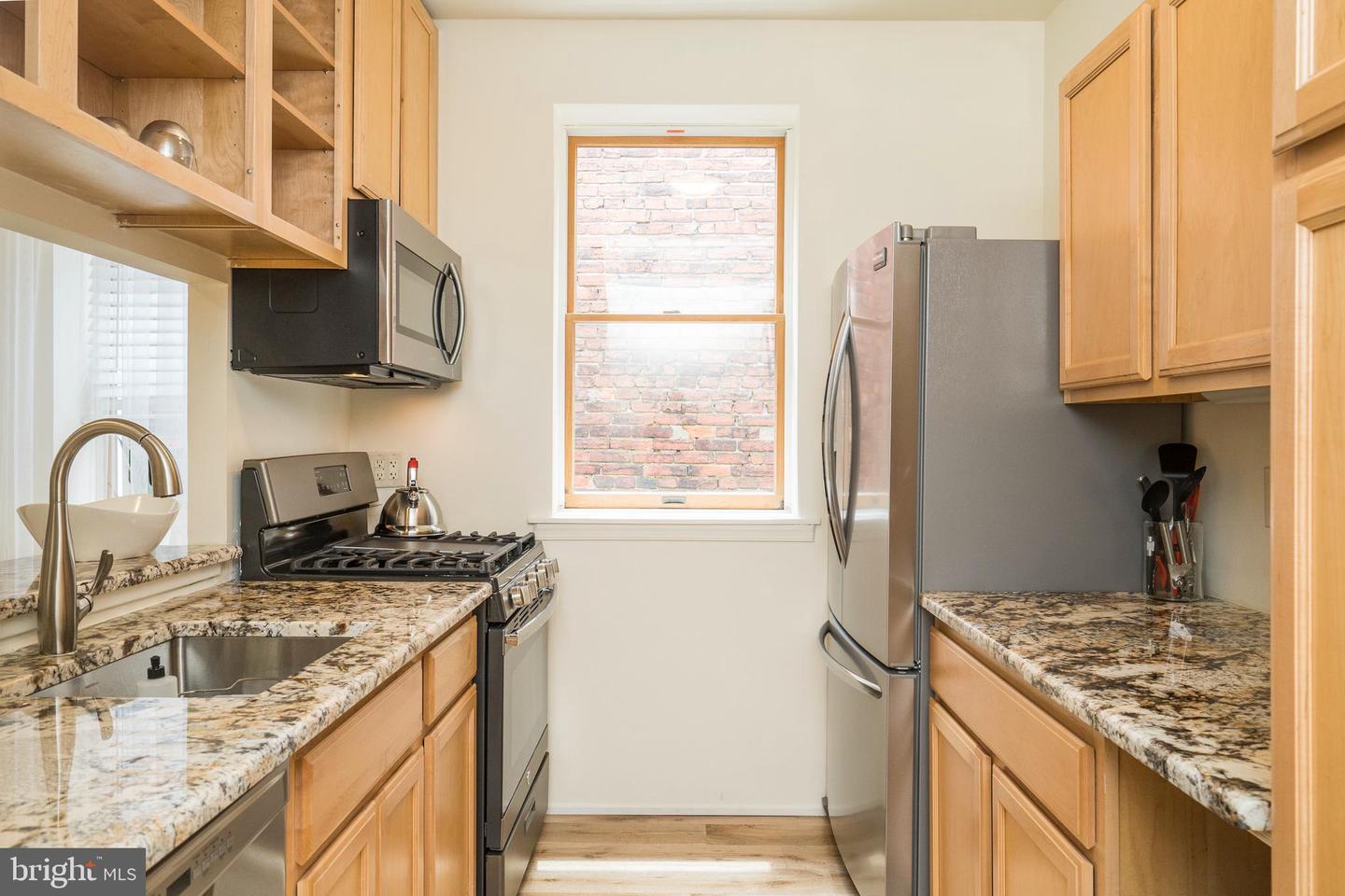 758 S 4th St