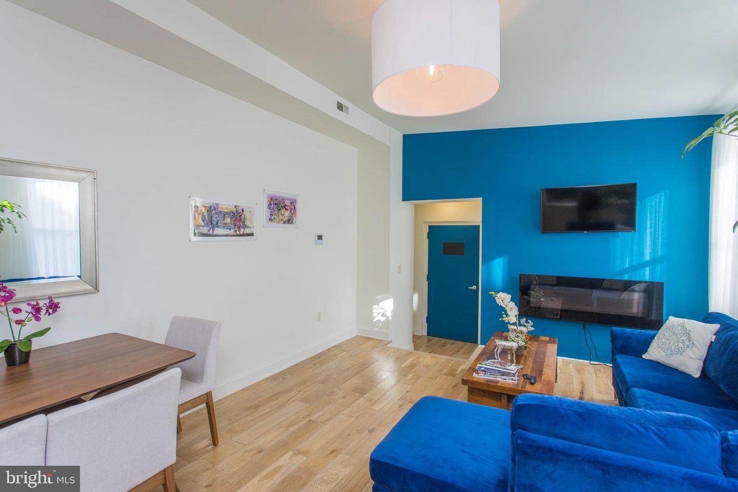 758 S 4th St