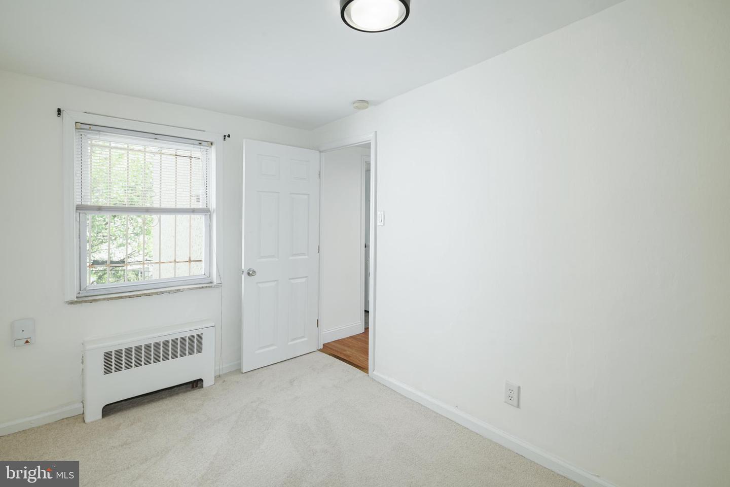 1229 Emily St