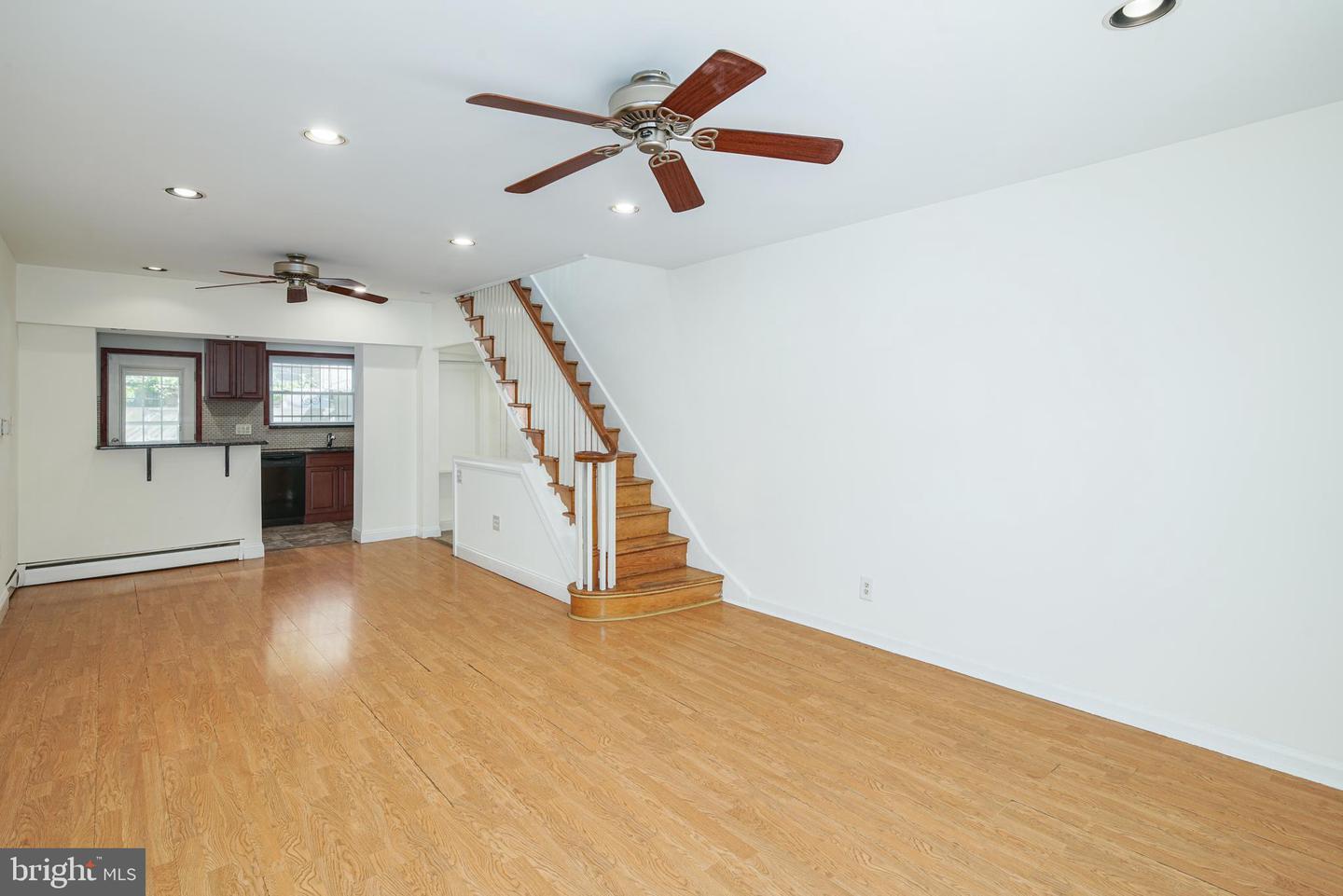 1229 Emily St