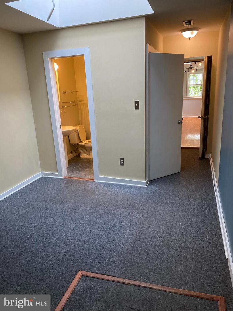 1550 E Montgomery Ave