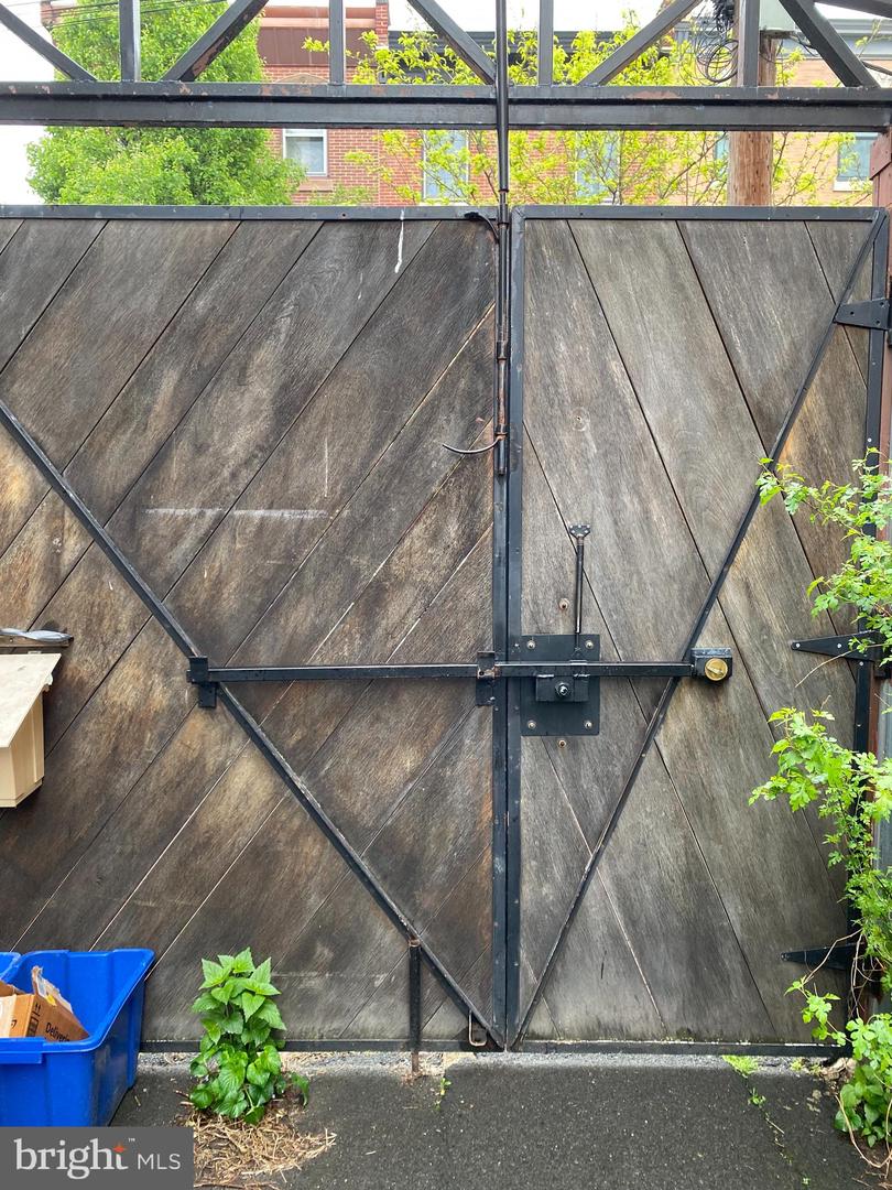 1550 E Montgomery Ave