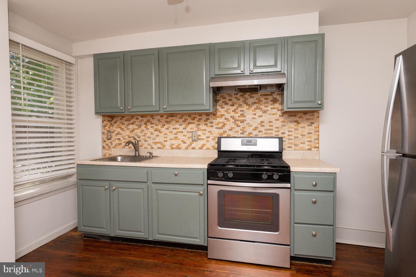 26 W Manheim St