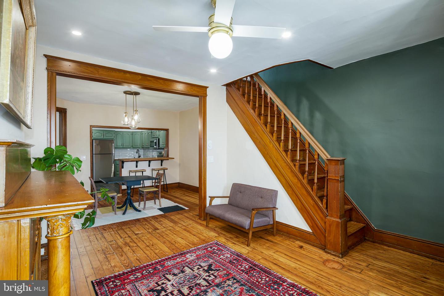 3137 Edgemont St