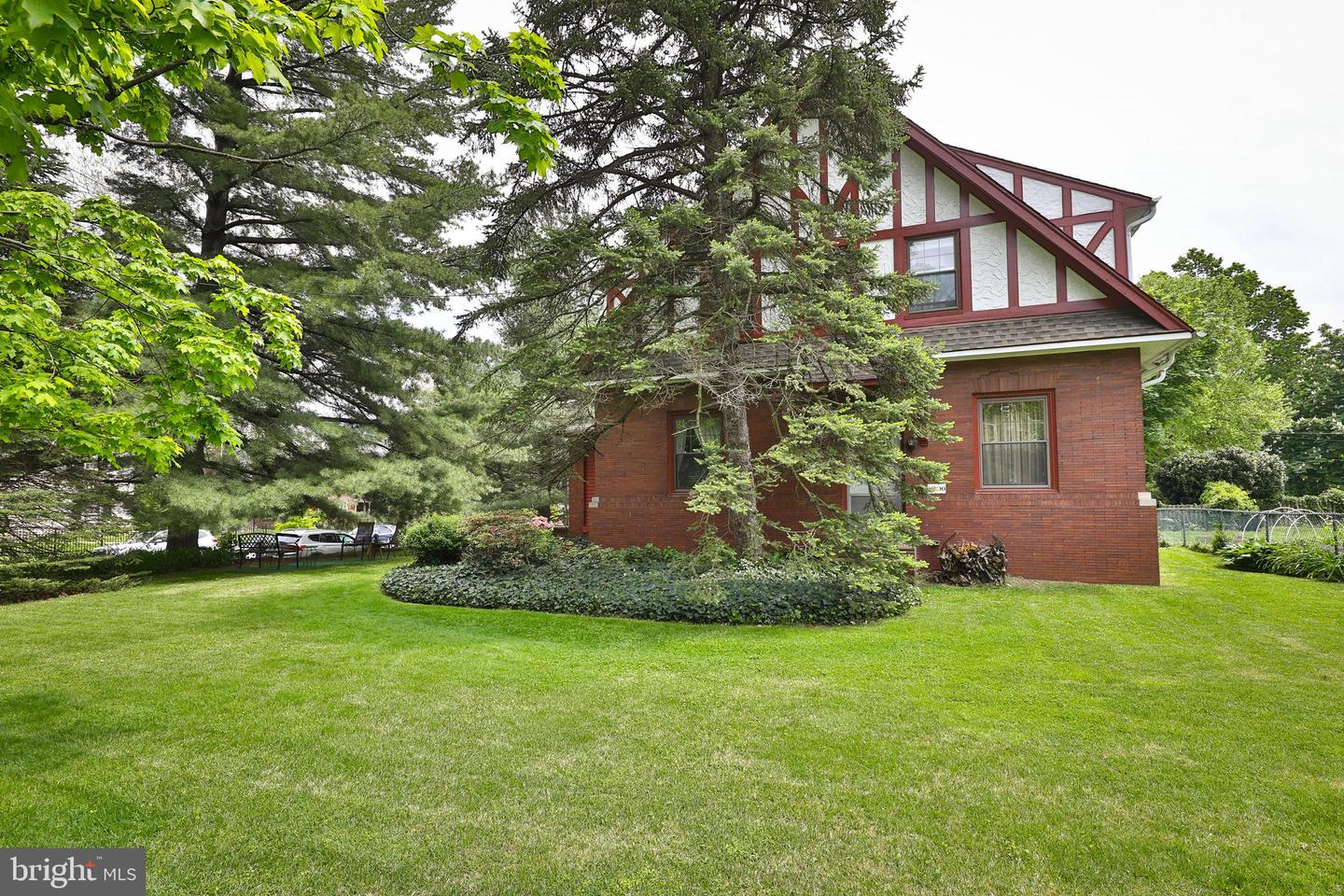 3000 Midvale Ave