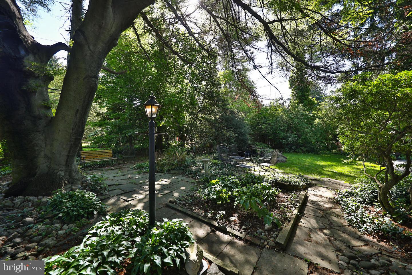 3909 W Netherfield Rd