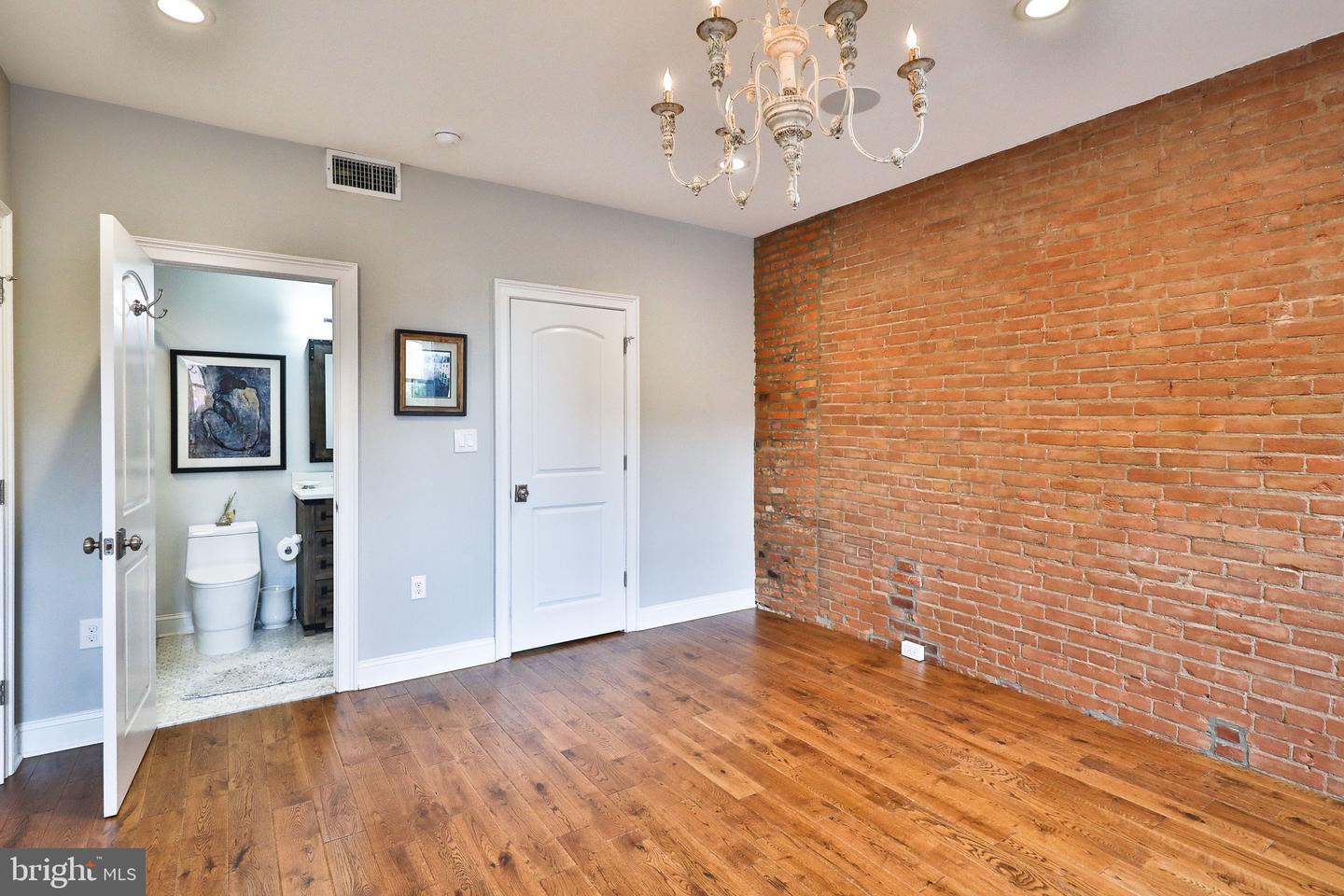 2036-38 N Hancock St