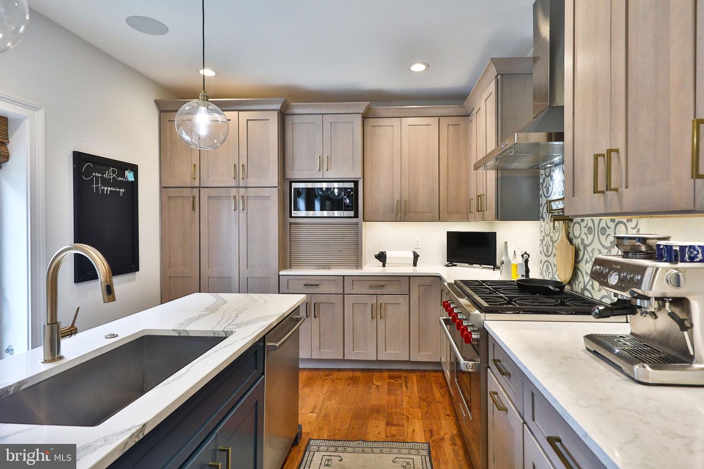 2036-38 N Hancock St