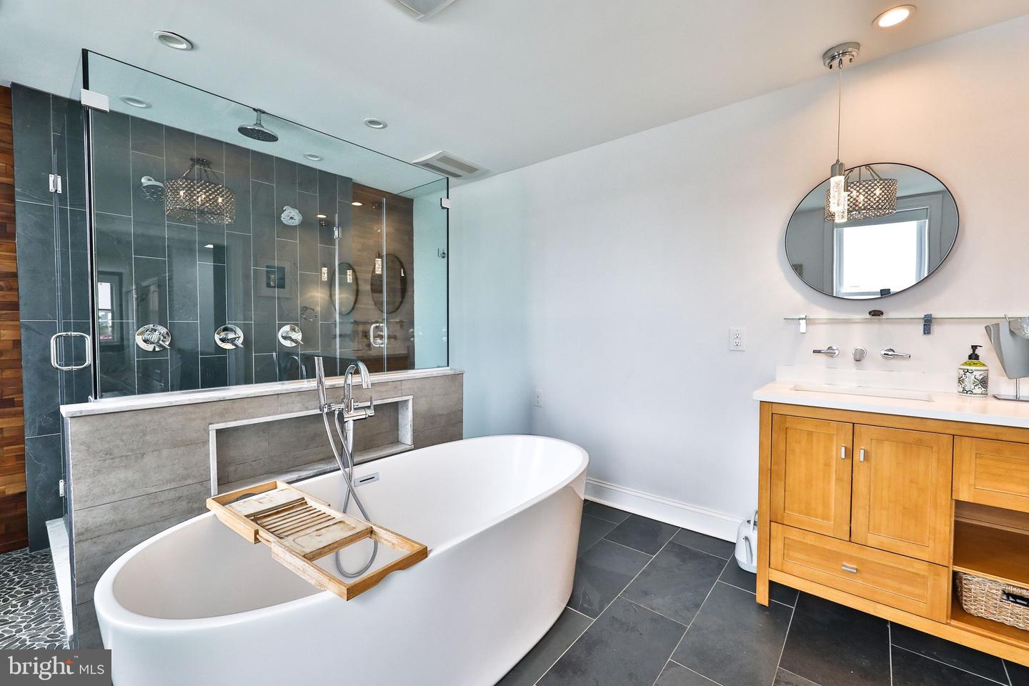 2036-38 N Hancock St