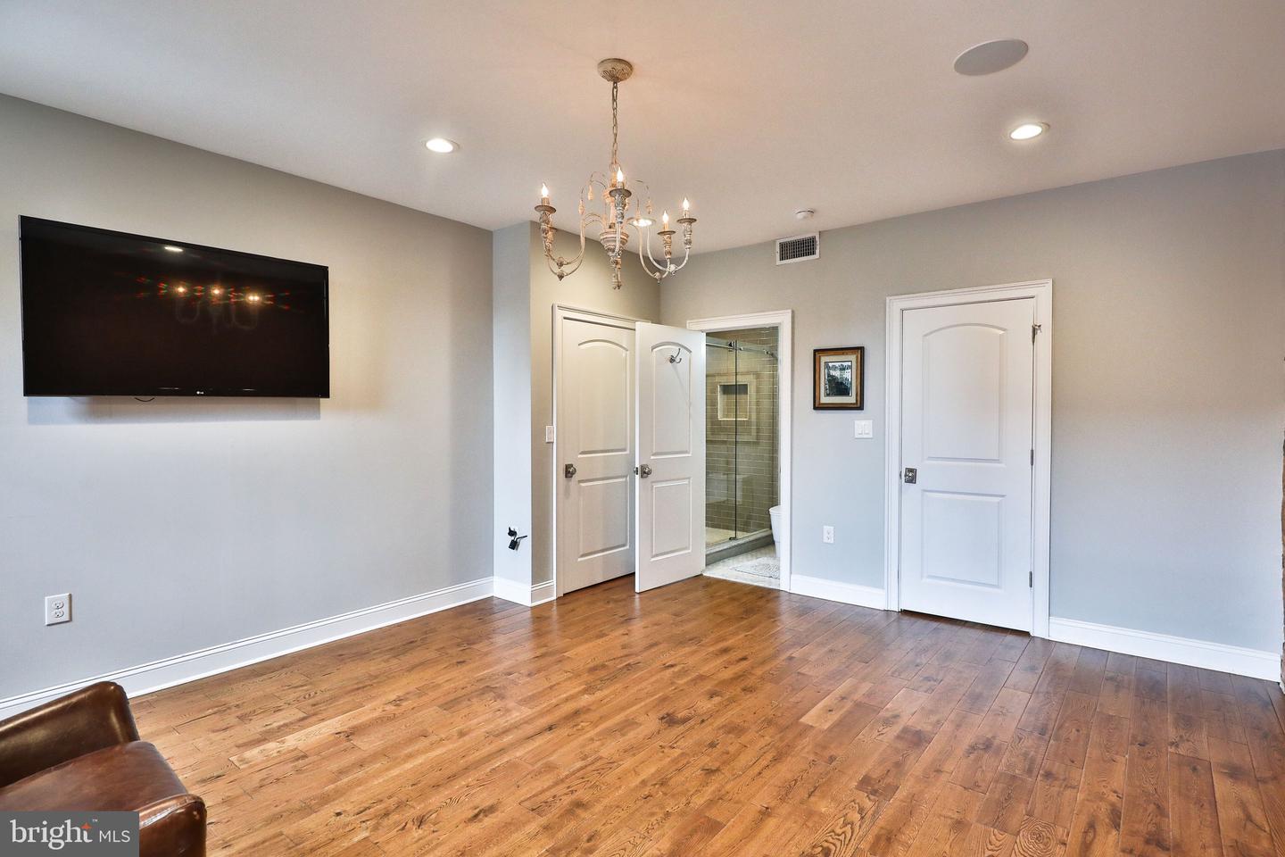 2036-38 N Hancock St