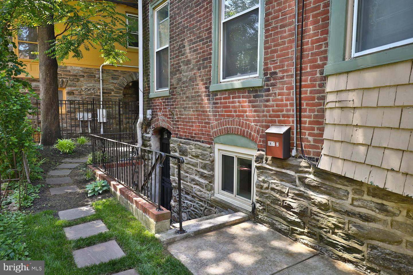 4 E Mount Pleasant Ave