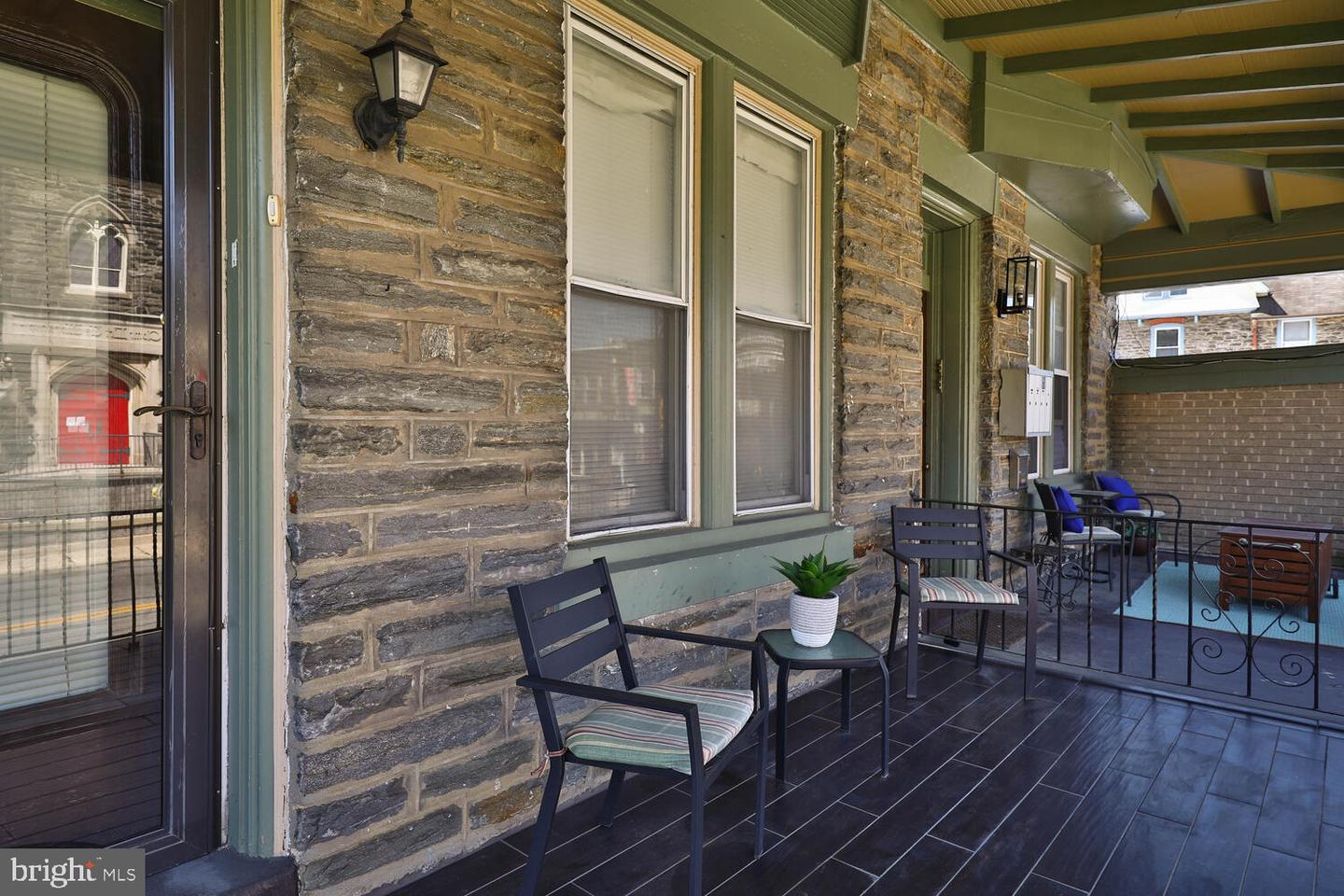 4 E Mount Pleasant Ave