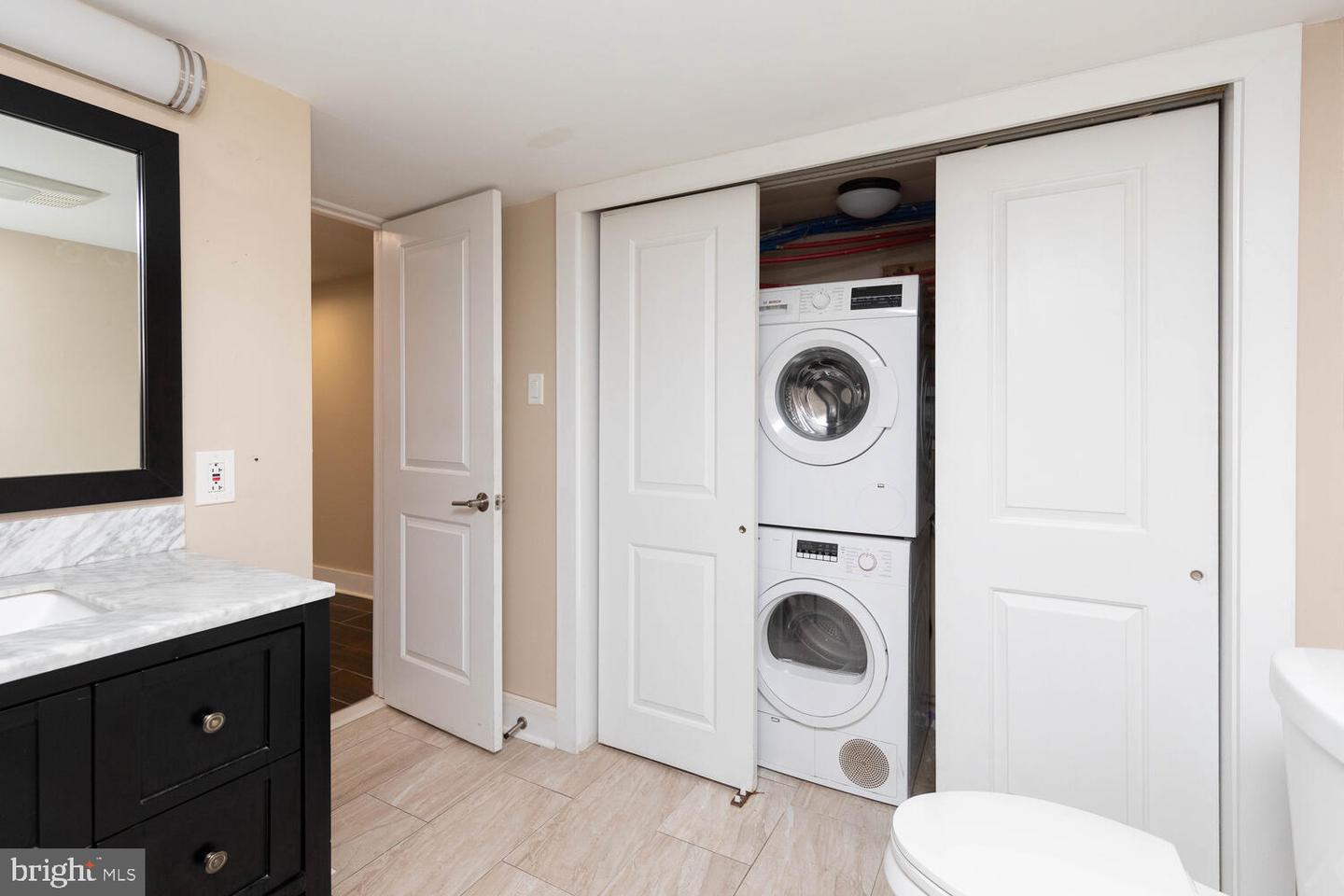 4 E Mount Pleasant Ave