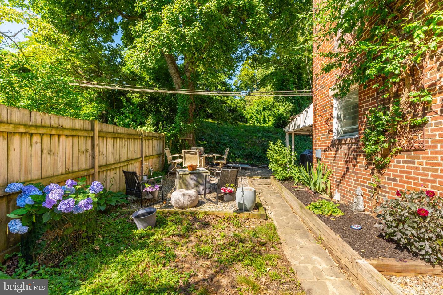 6468 Henry Ave