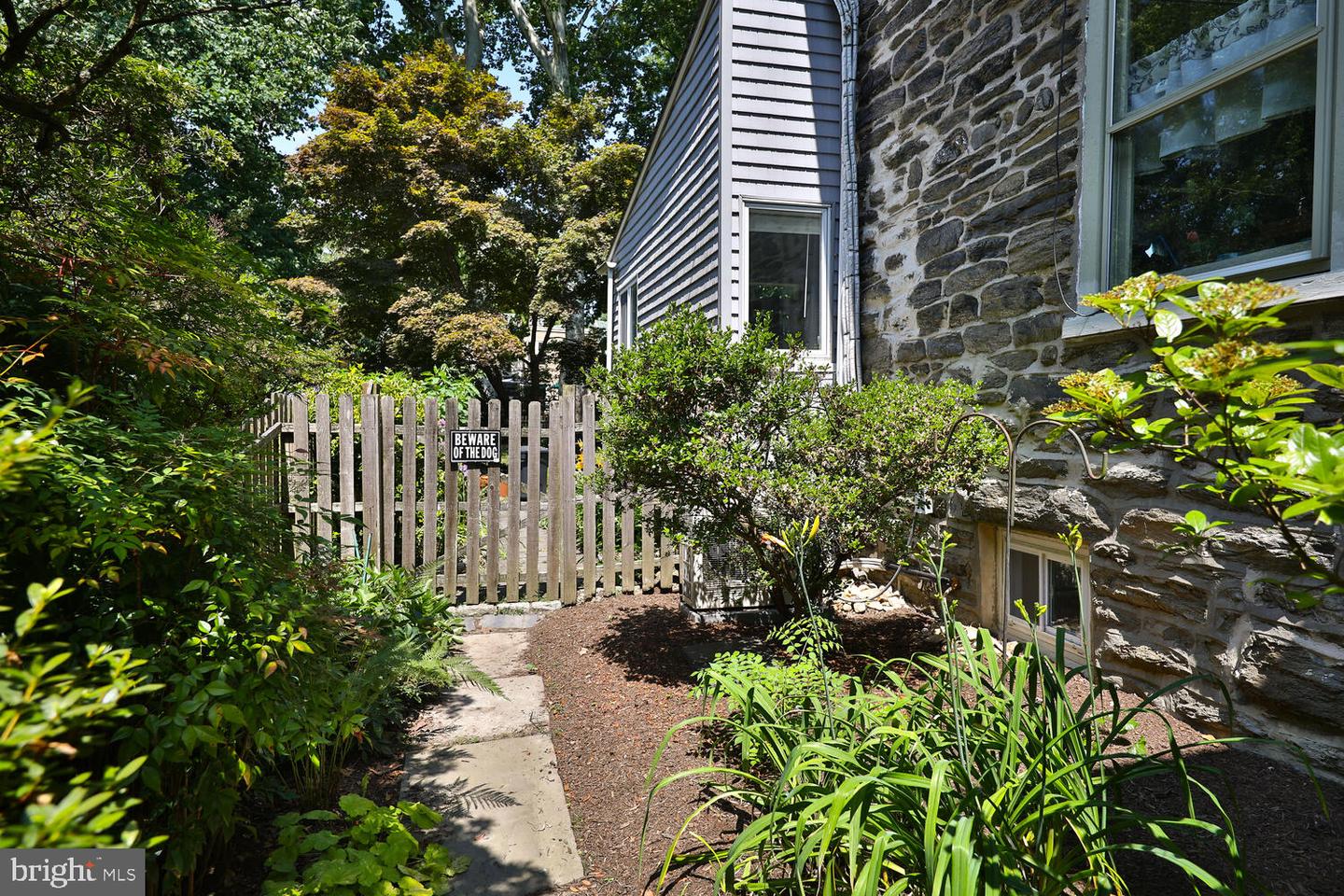 7323 Bryan St