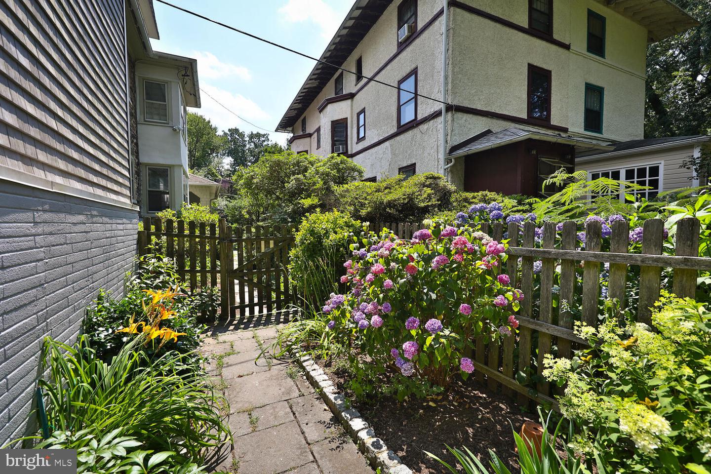 7323 Bryan St