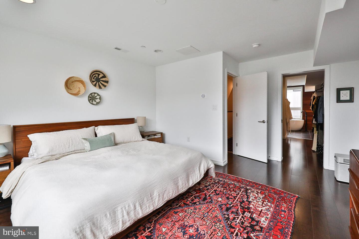 608 N Galloway St #F