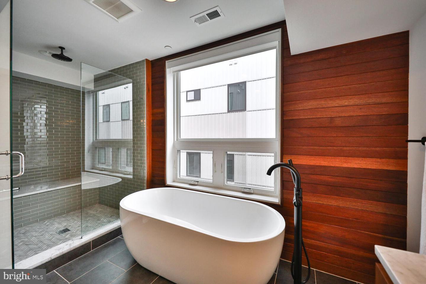 608 N Galloway St #F