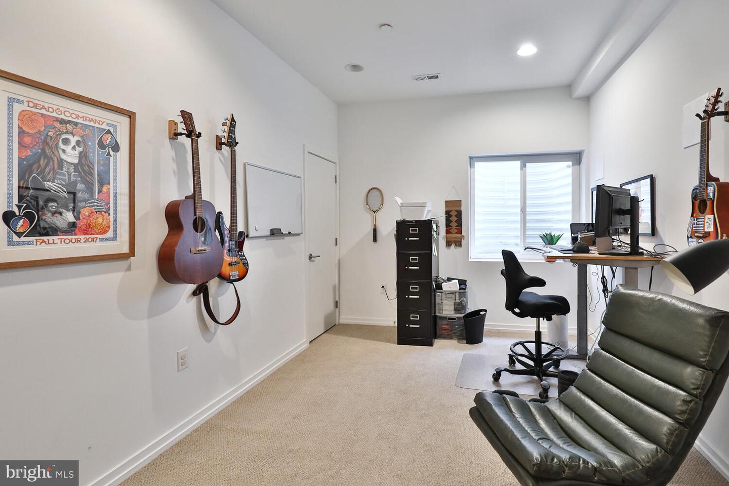 608 N Galloway St #F