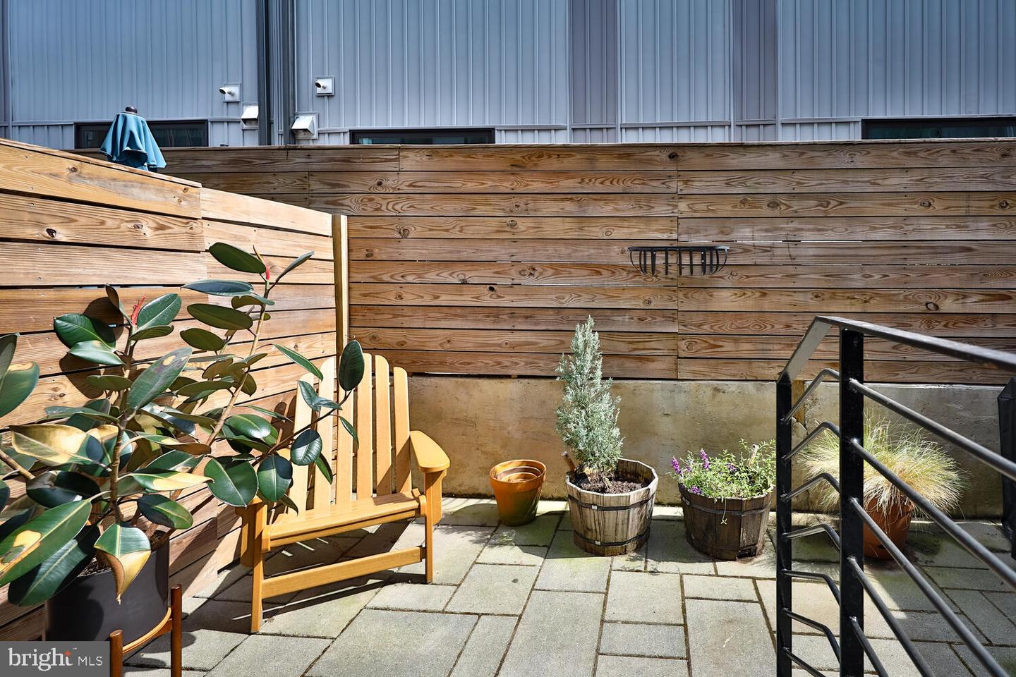 608 N Galloway St #F