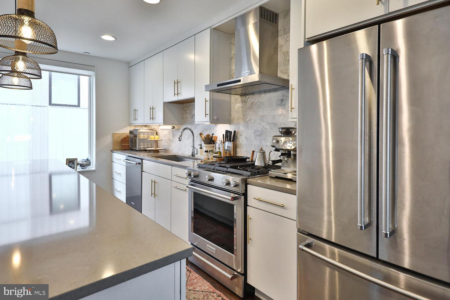 608 N Galloway St #F