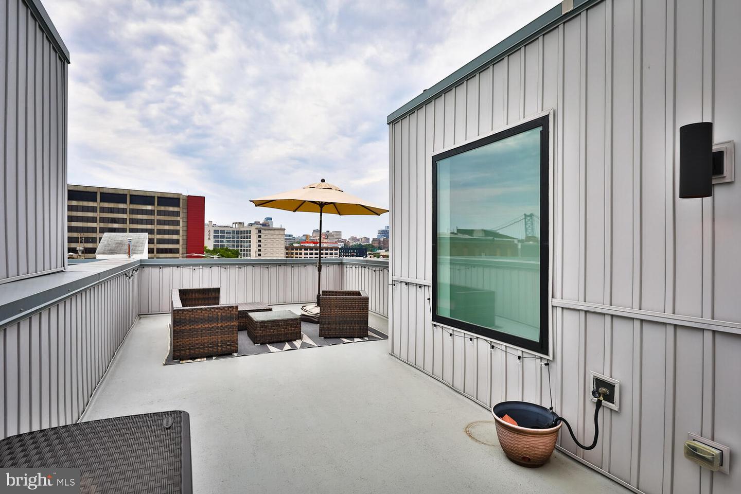 608 N Galloway St #F