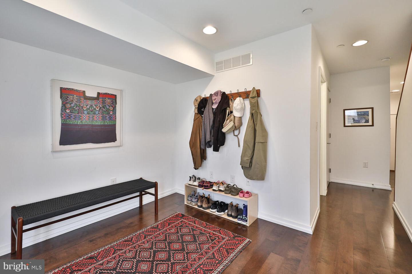 608 N Galloway St #F