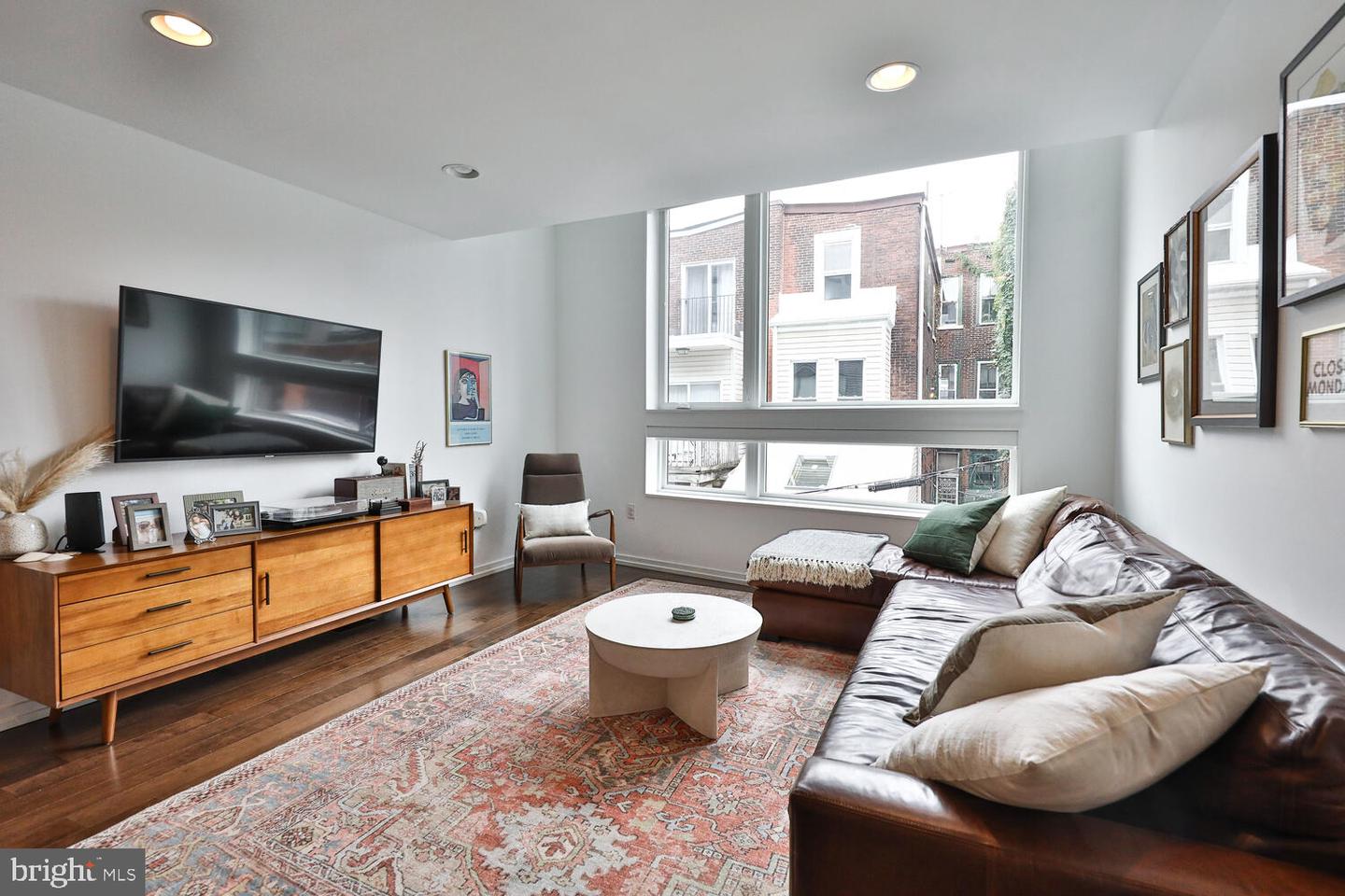 608 N Galloway St #F