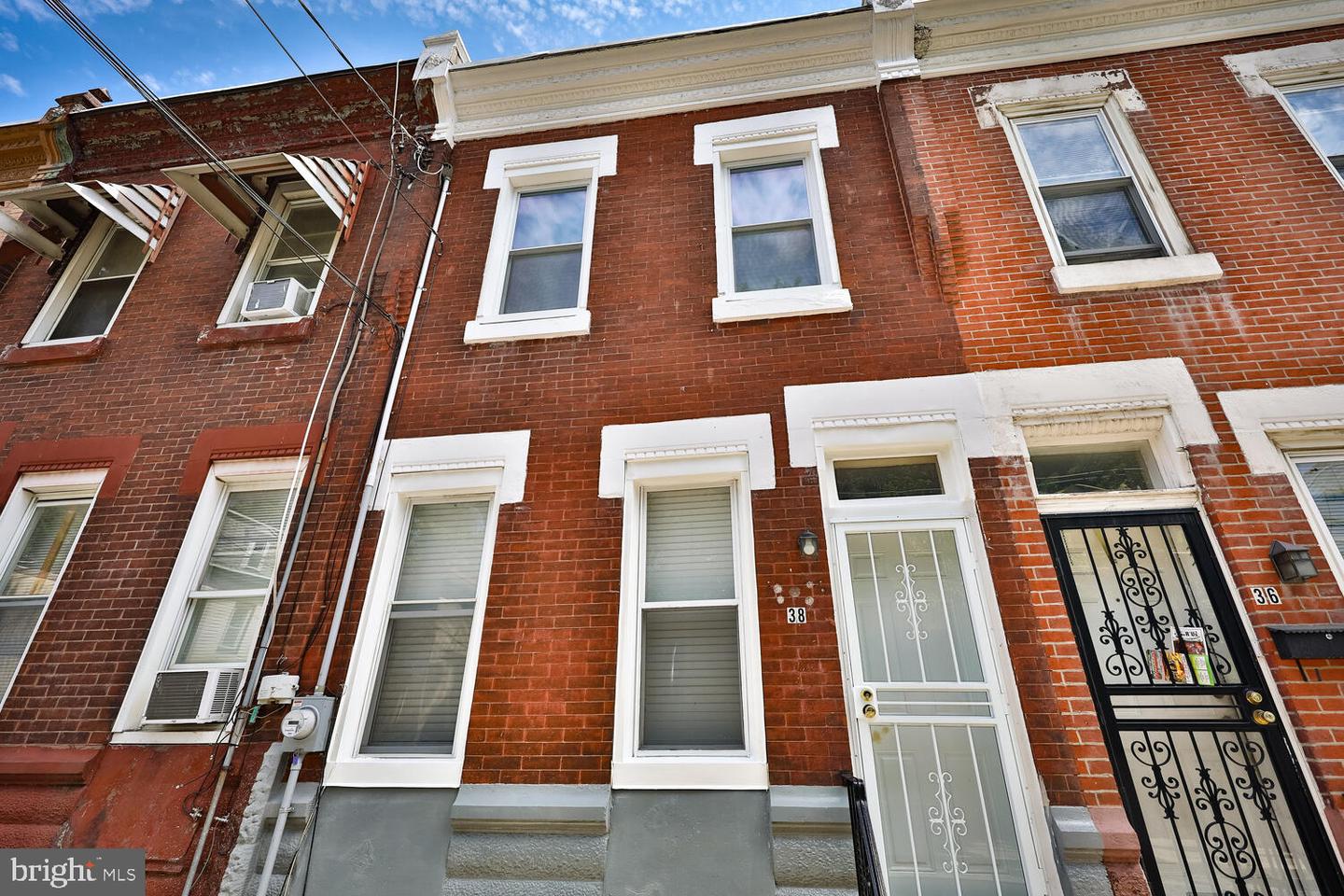 38 E Seymour St