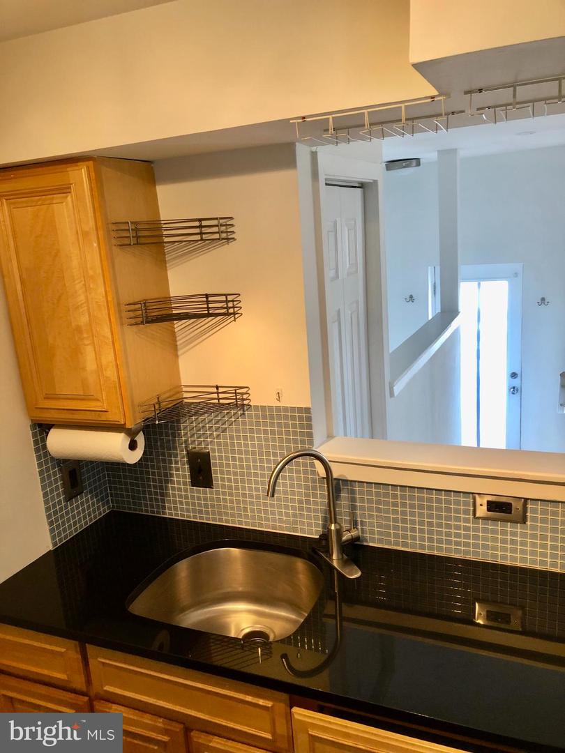 2015-17 Christian St #C