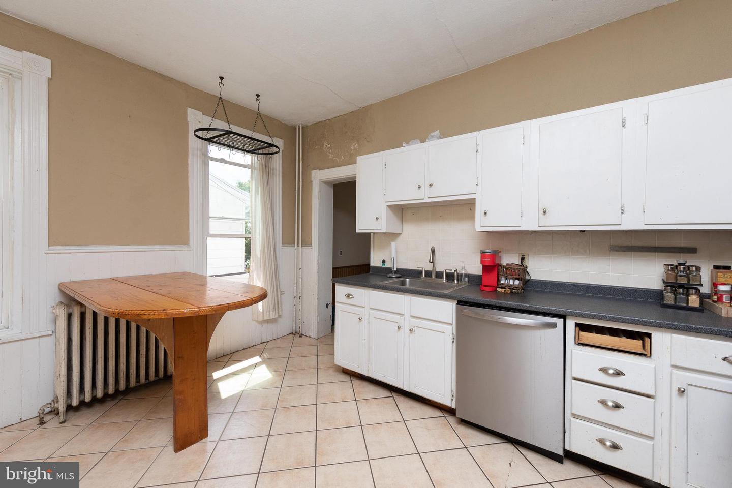 3742 Manayunk Ave