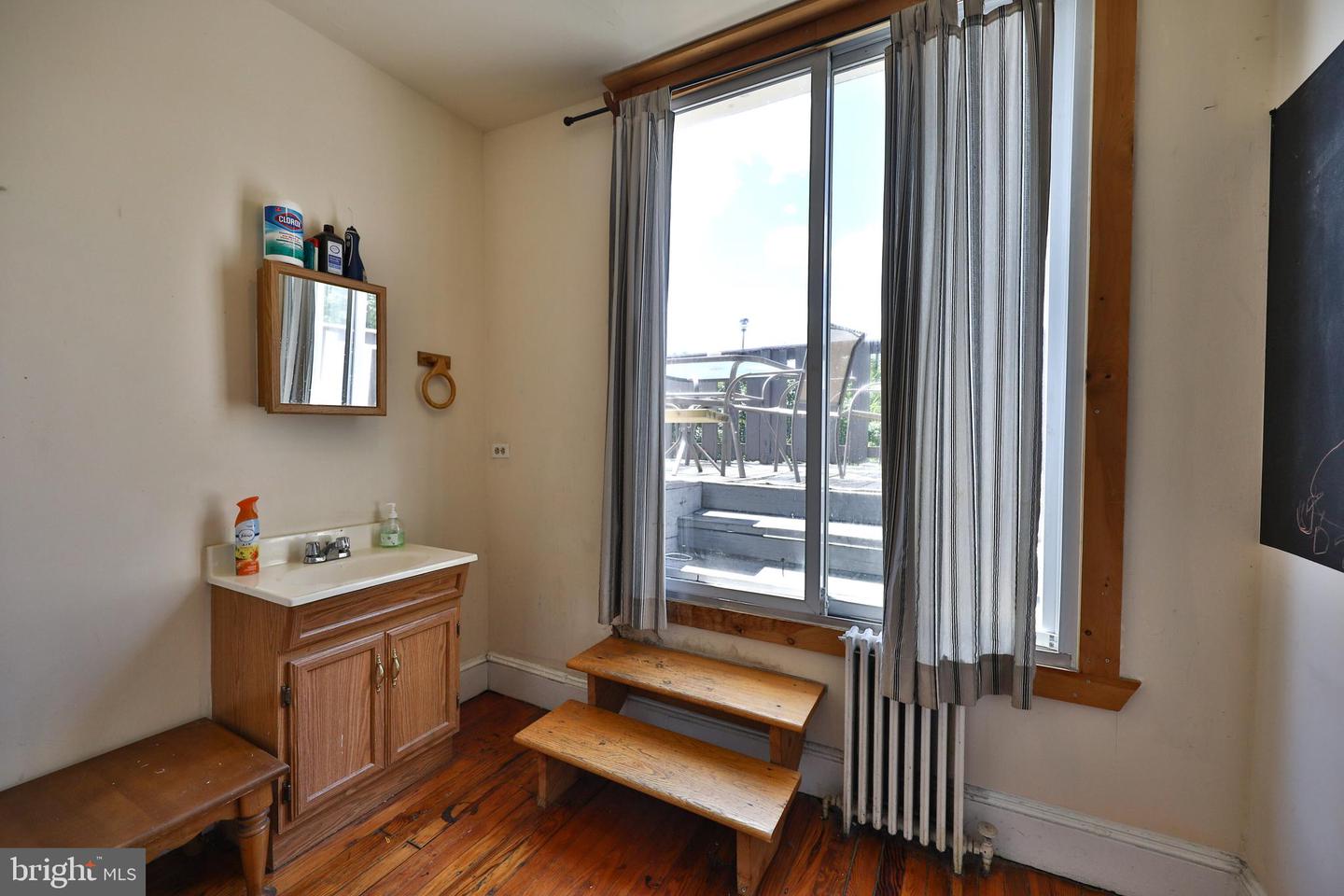 3742 Manayunk Ave
