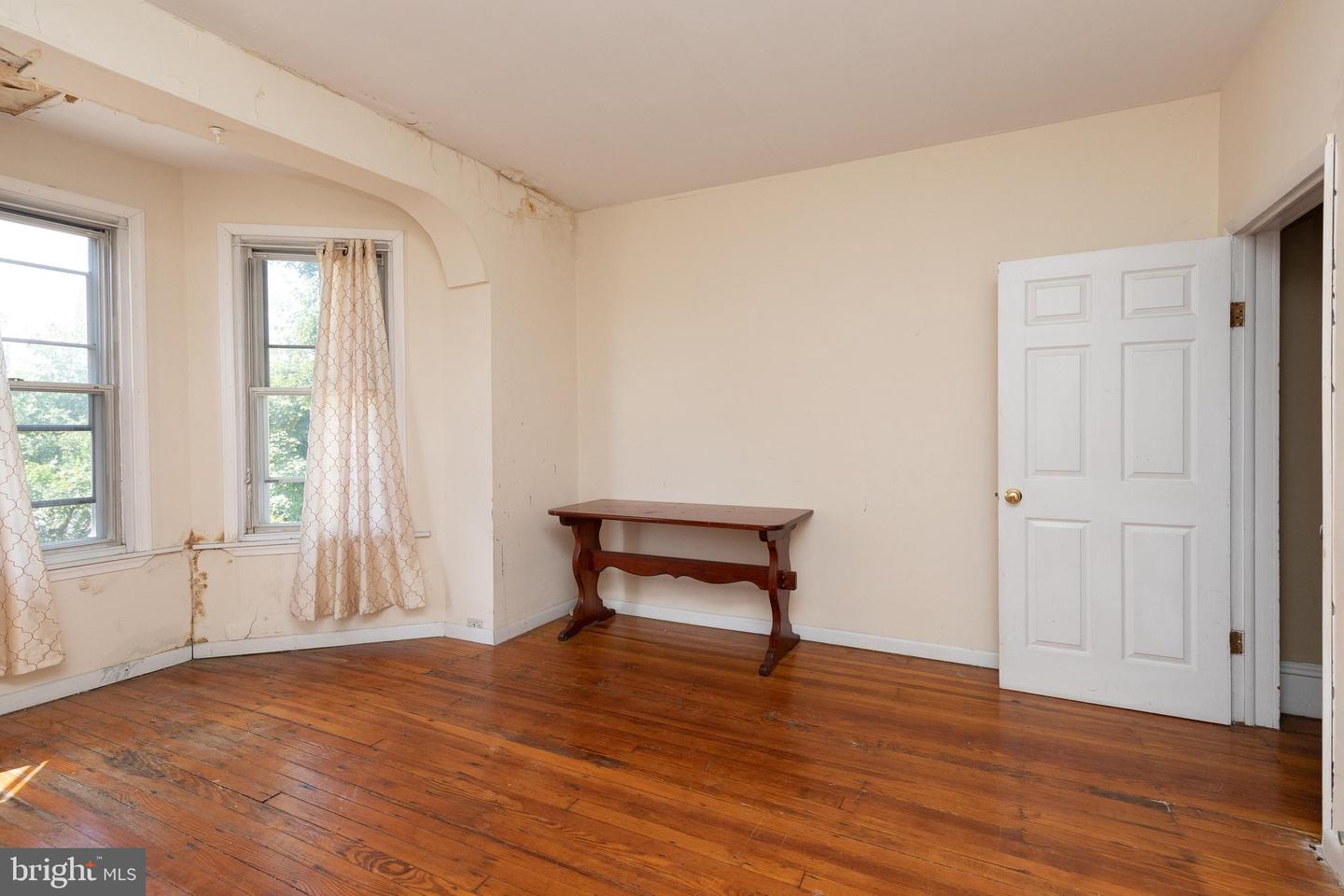 3742 Manayunk Ave