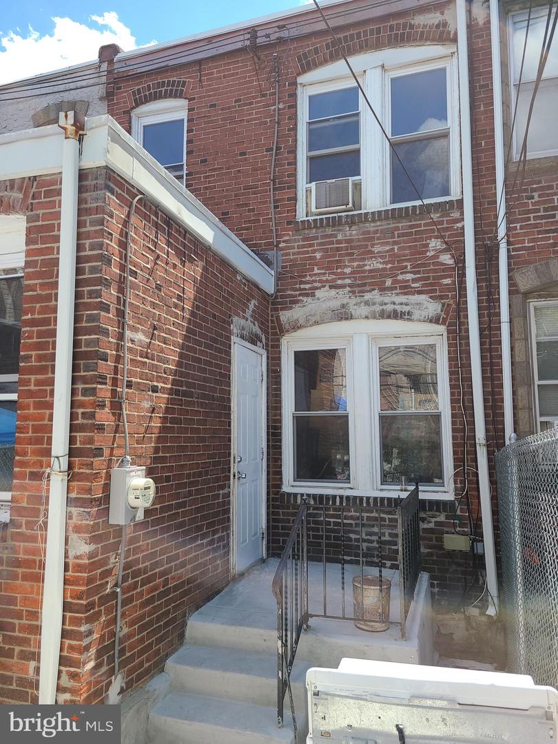 167 W Raymond St