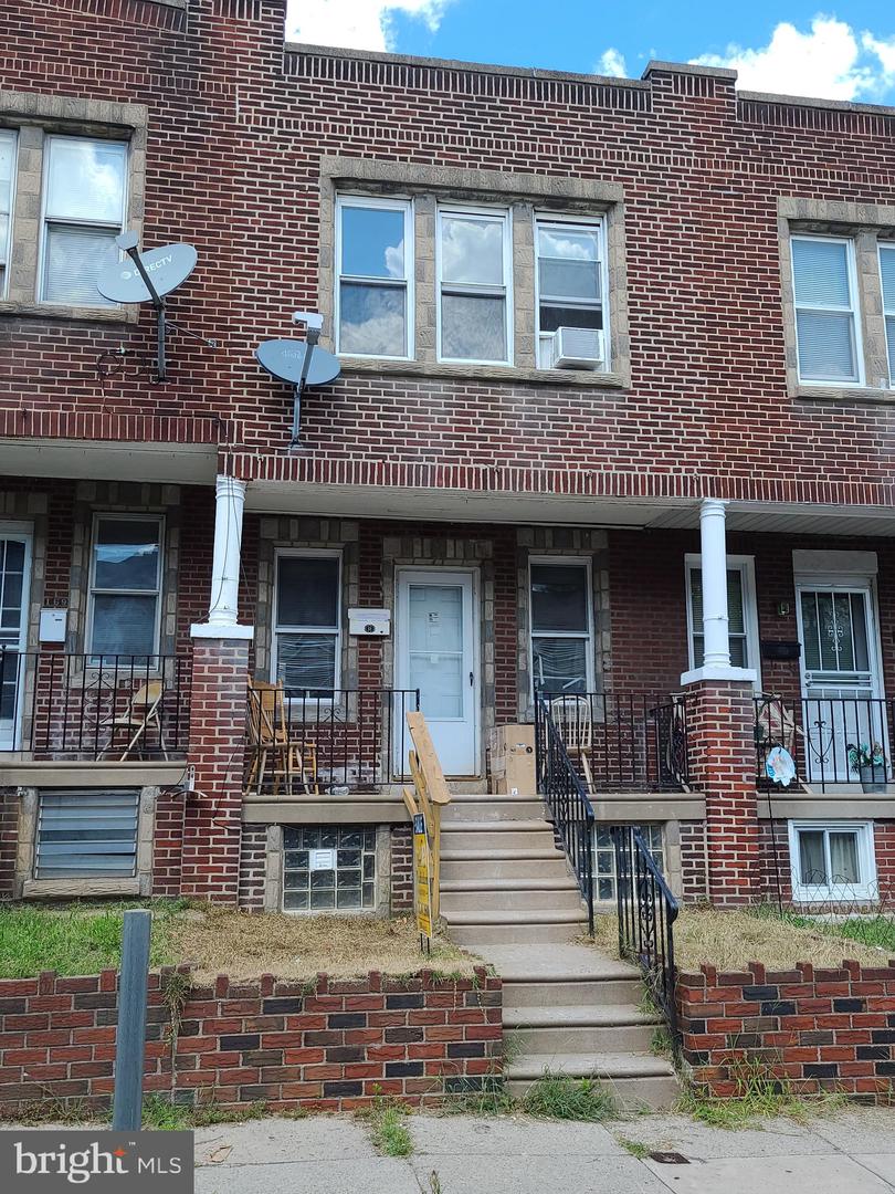 167 W Raymond St