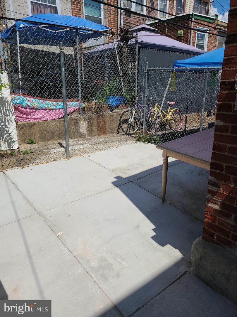 167 W Raymond St