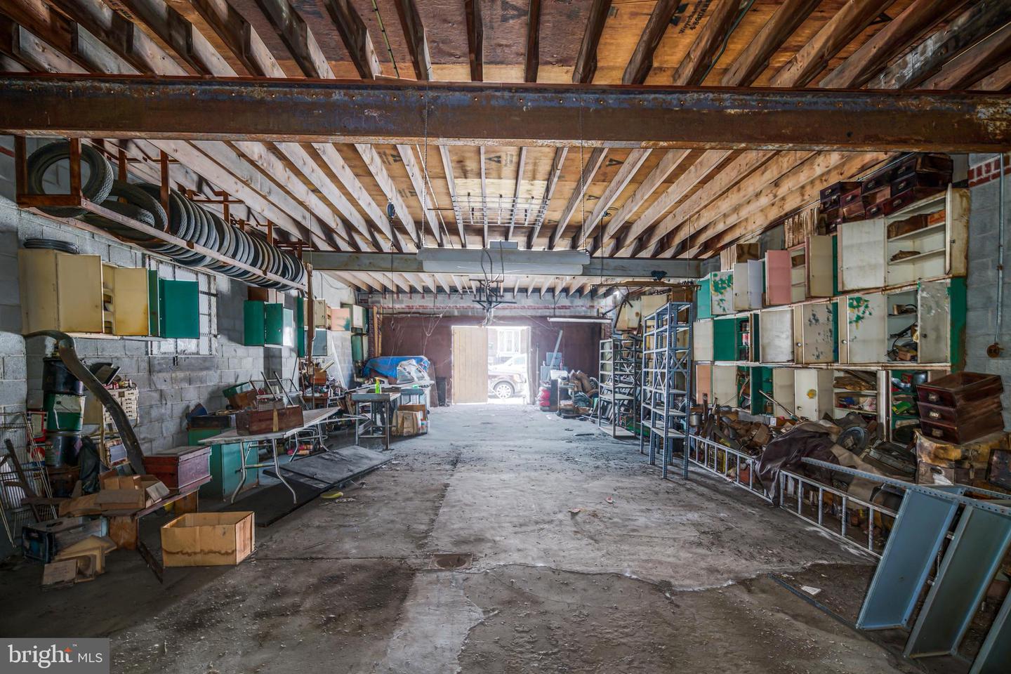 2123-25 E Clearfield St