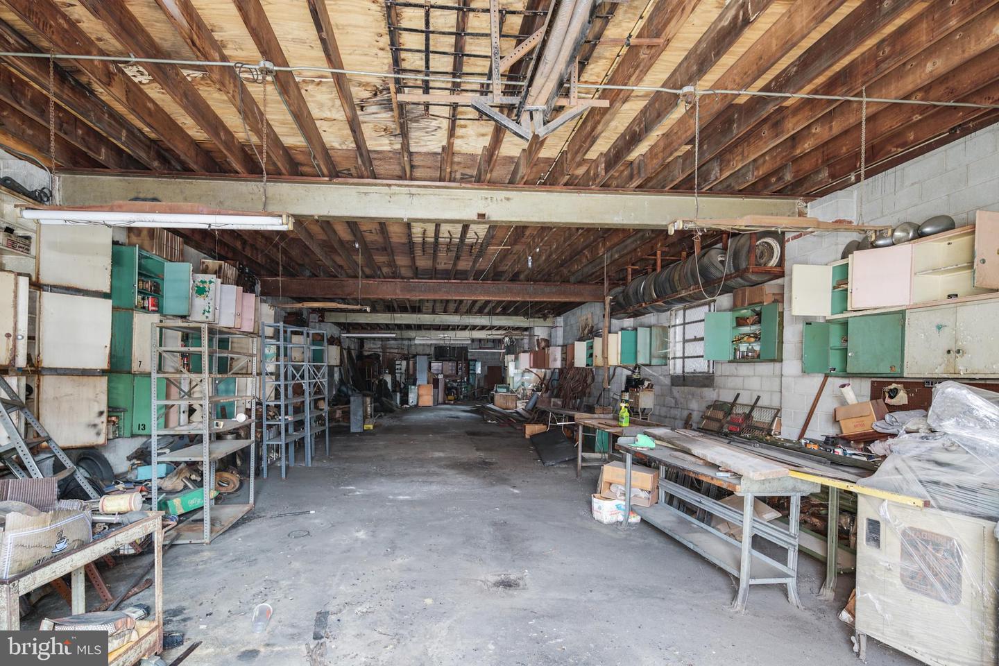 2123-25 E Clearfield St