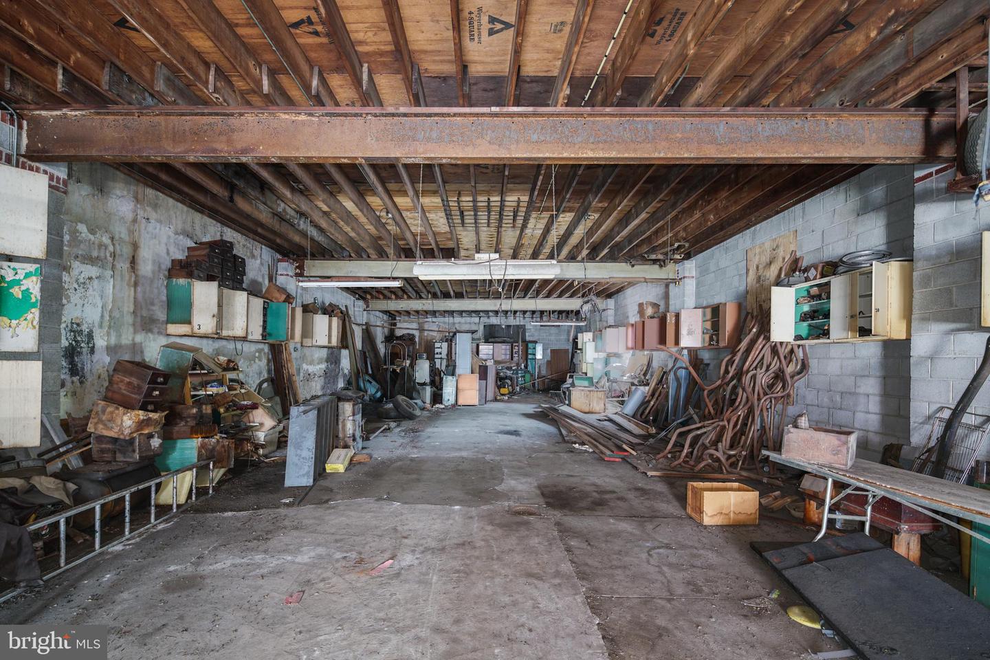 2123-25 E Clearfield St