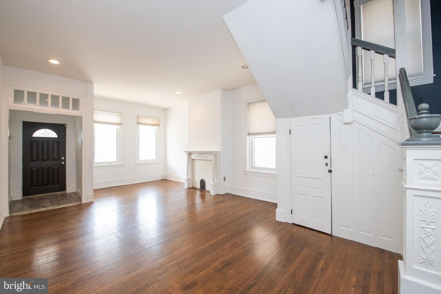 131 W Sharpnack St