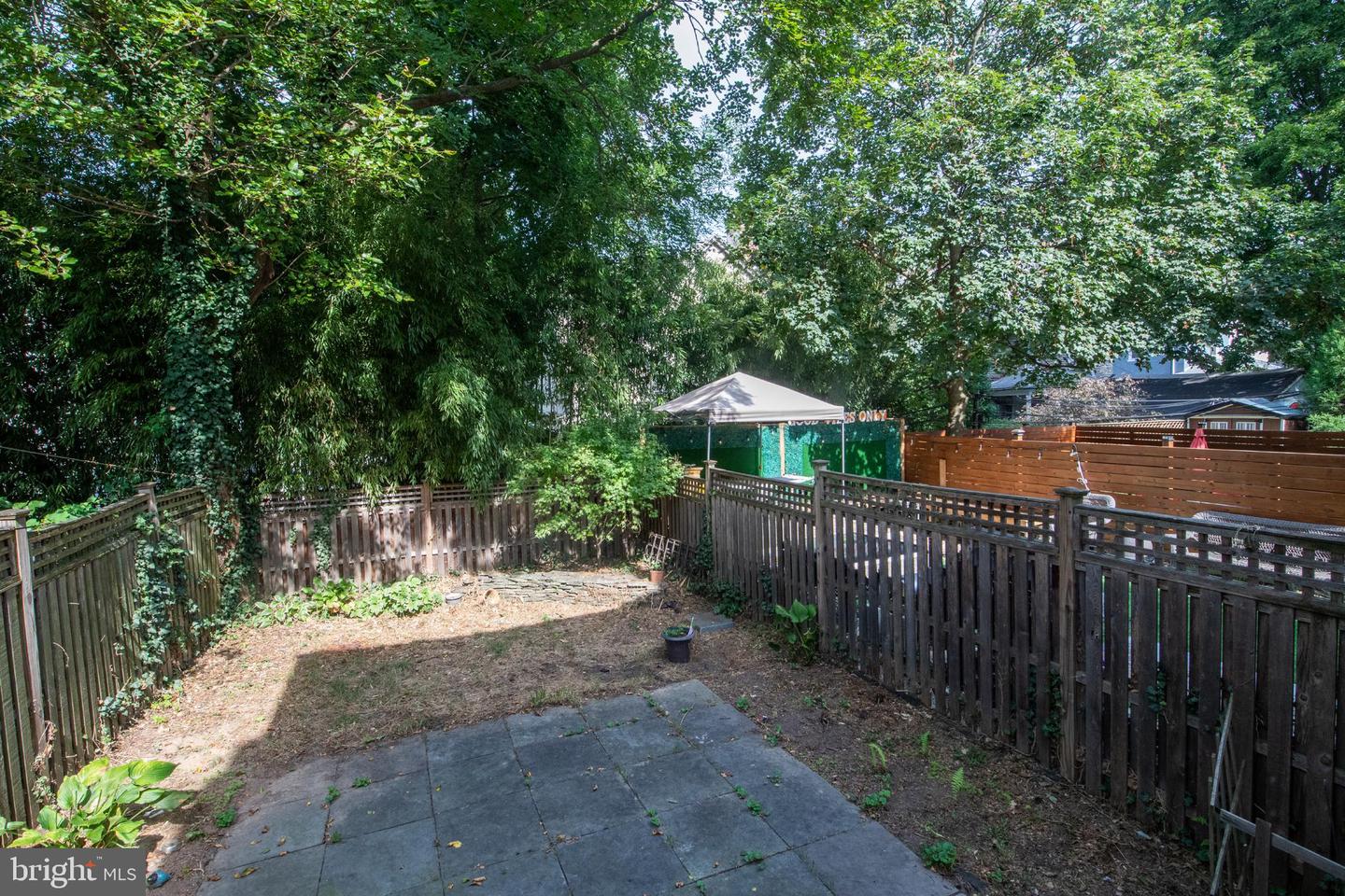 131 W Sharpnack St