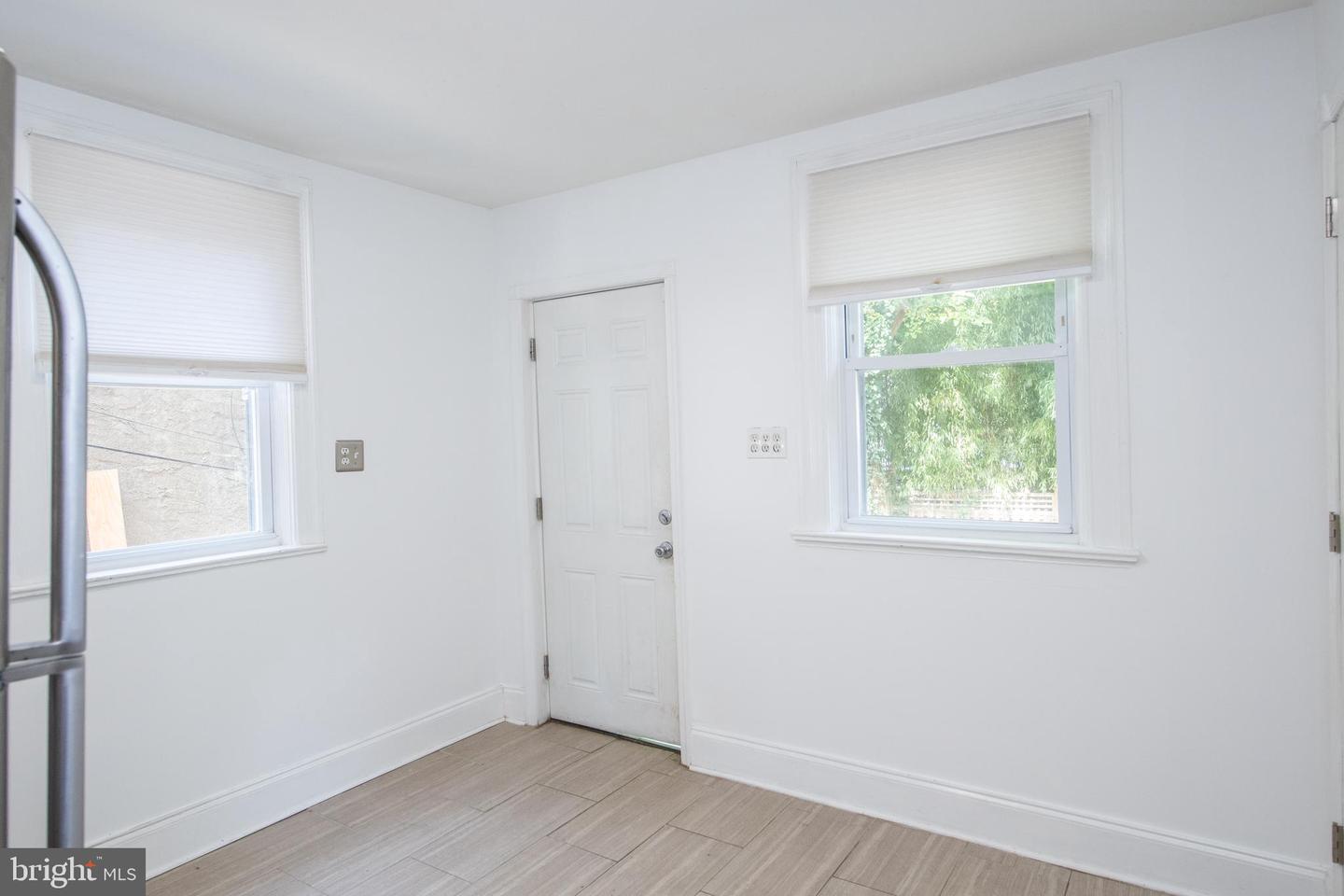 131 W Sharpnack St