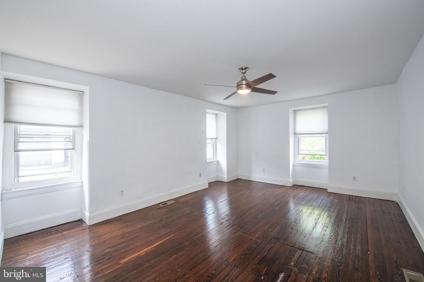 131 W Sharpnack St